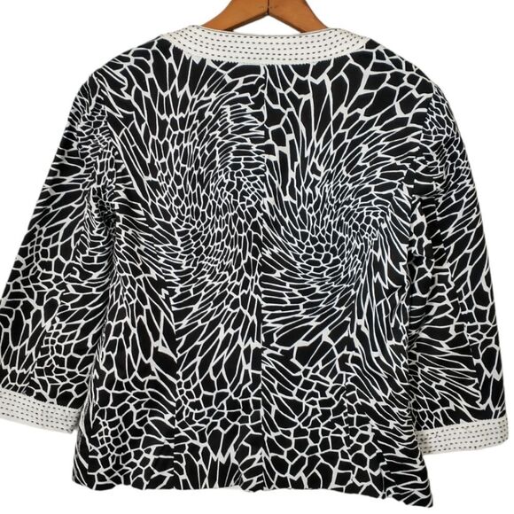 Chicos Sequin Shirt Jacket Blazer Black White Flowers Sz Small 0 Button Front. - Picture 12 of 16